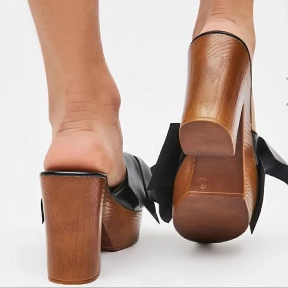 NIB Platform Bow Heels - Picture 10 of 12